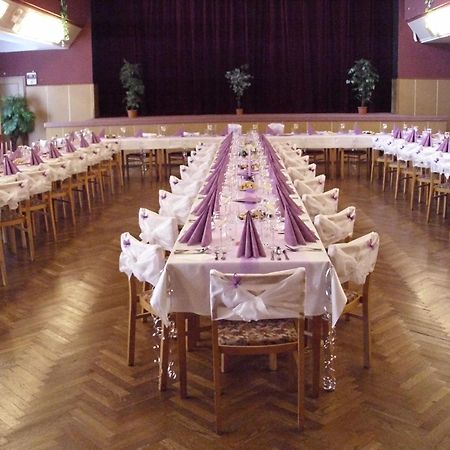 Hotel Morava Jevíčko Dış mekan fotoğraf