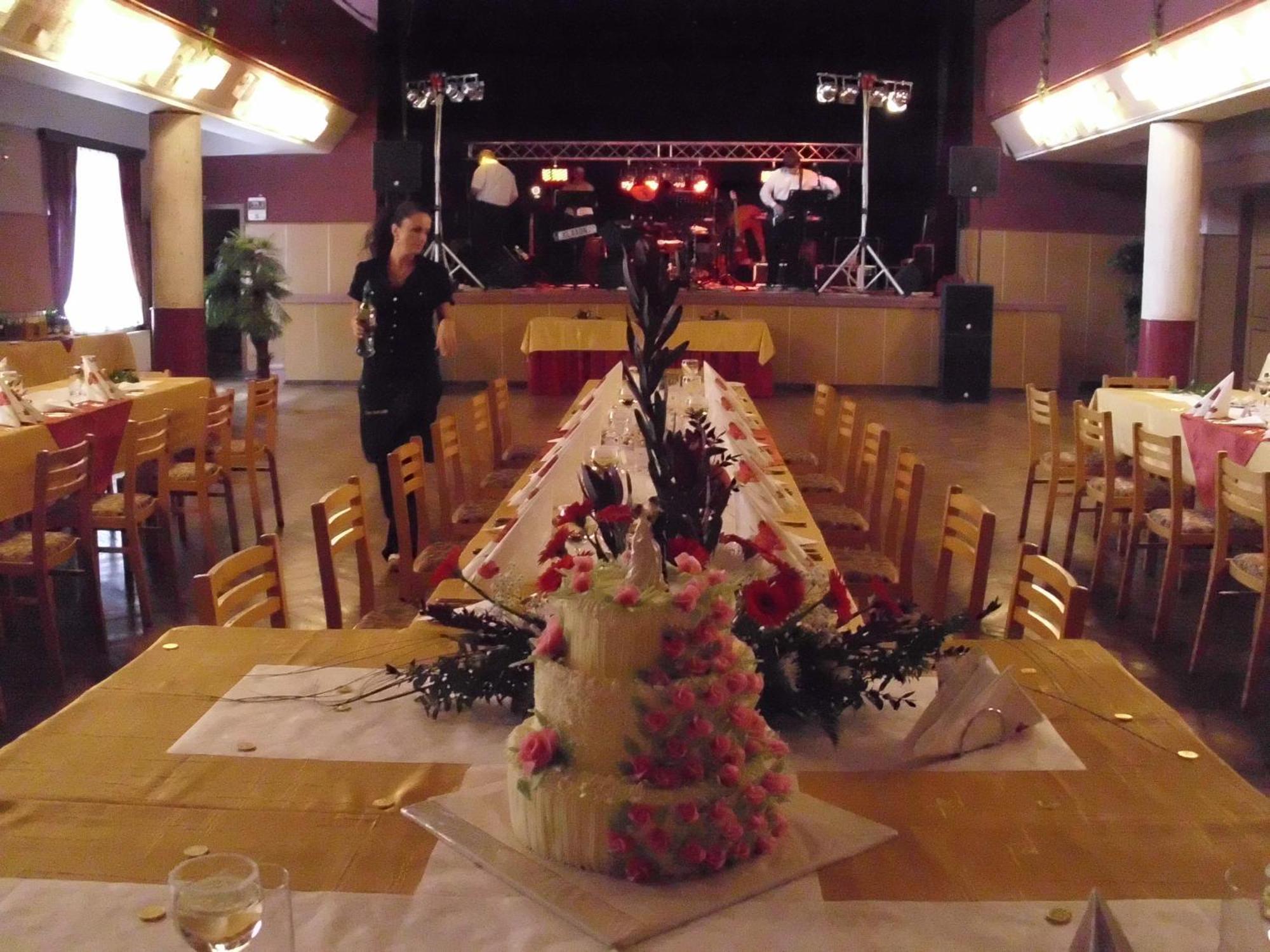 Hotel Morava Jevíčko Dış mekan fotoğraf